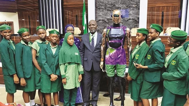 Federal Government Girls’ College (FGGC) Sagamu Students Unveil AI Robot ‘Kiki-Saggy’