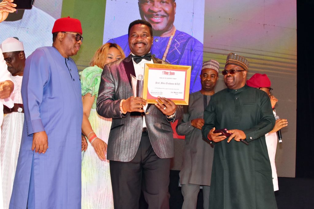 Prof. Mike Ozekhome Honoured with The Sun Courage in Leadership Award